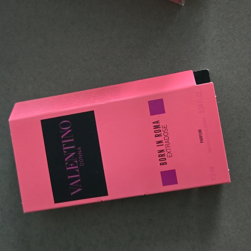 New in box never used VALENTINO Donna Born In Roma INTENSE ☆ Only One Available - Picture 6 of 10